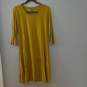 EUC size SM 3/4 sleeve mustard tunic top